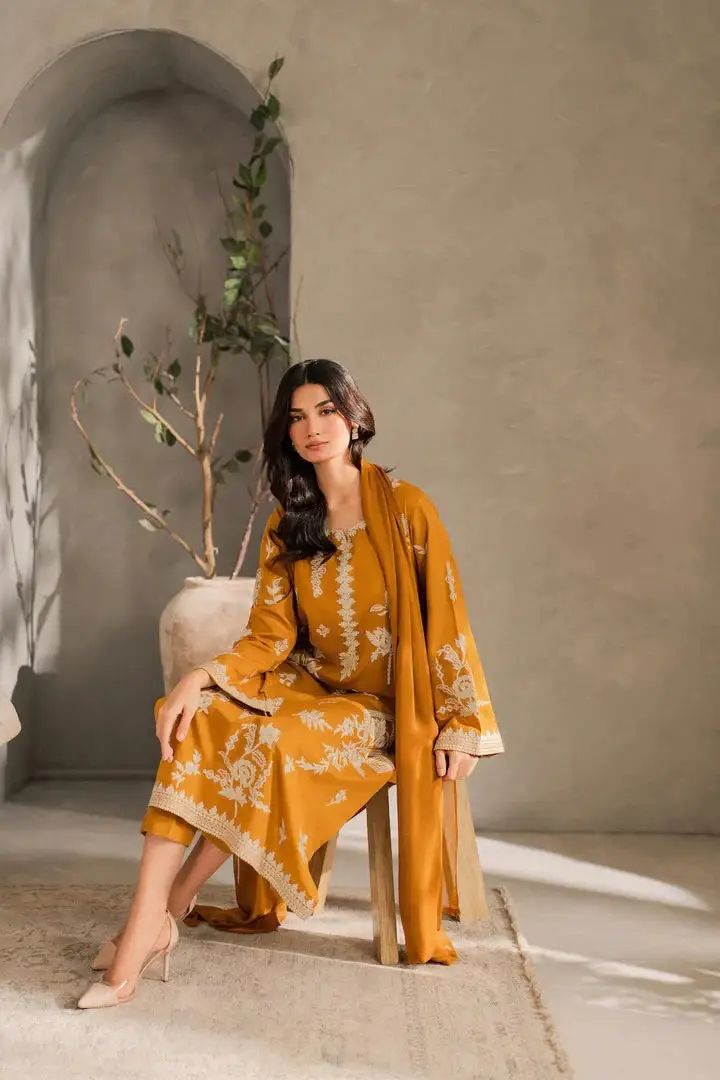 3 Pcs Women's Unstitched Embroidered Suit