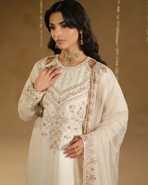 3 Pcs Women's Unstitched Embroidered Suit