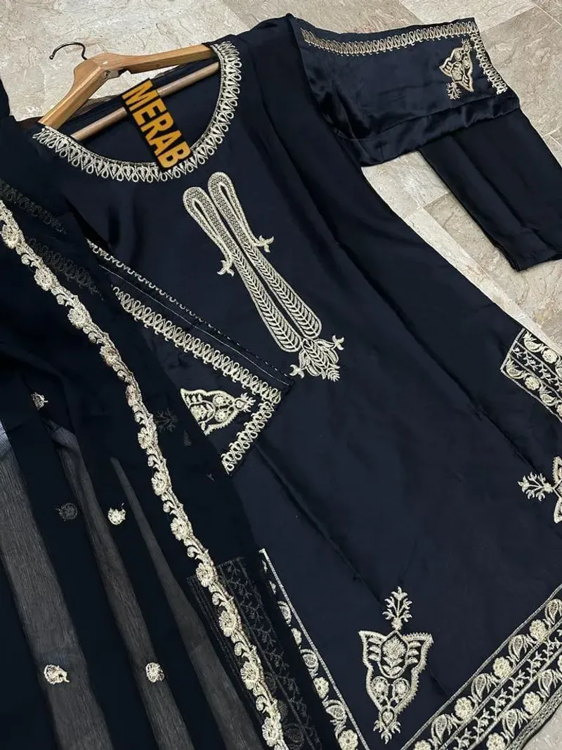 Black Embroidered 3Pc Kurta Set with Dupatta - Image 3