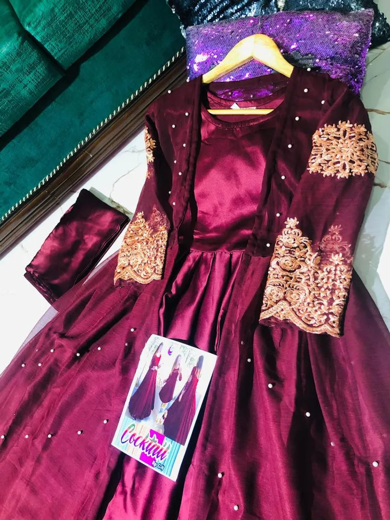 Maroon Embroidered 3Pc Gown Set Medium - Image 3