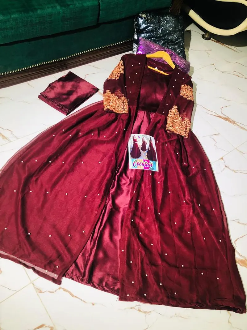 Maroon Embroidered 3Pc Gown Set Medium - Image 4