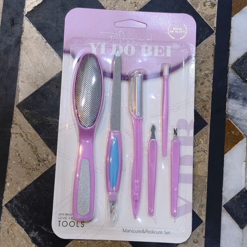6 Piece Manicure Pedicure Kit Set - Image 5