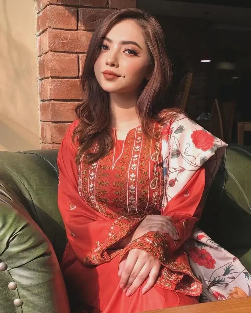 3 Pcs Women's Stitched Cotton Lawn Embroidered Suit - Image 5