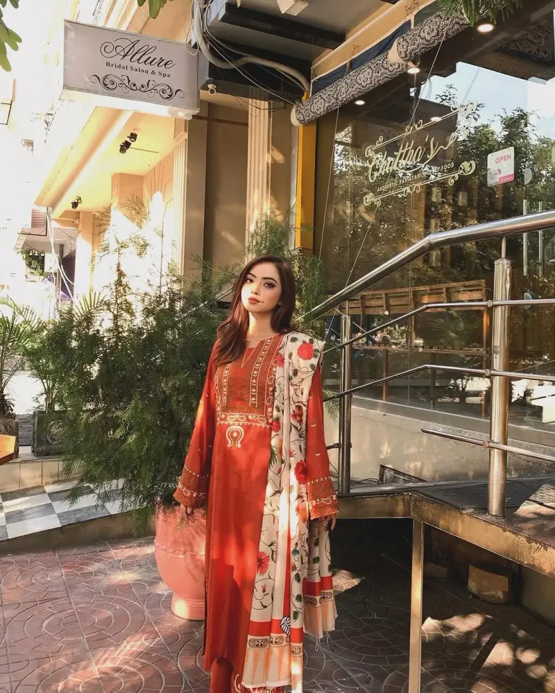 3 Pcs Women's Stitched Cotton Lawn Embroidered Suit - Image 6